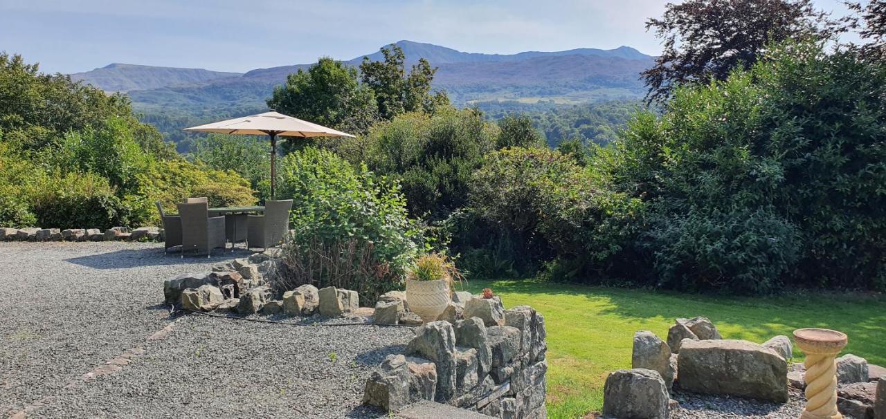 Large Mach Apartment At Pen Y Coed Hall ドルゲラウ エクステリア 写真