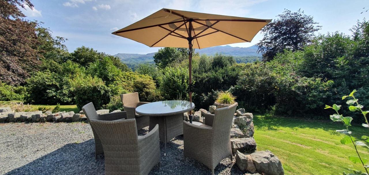 Large Mach Apartment At Pen Y Coed Hall ドルゲラウ エクステリア 写真